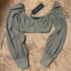 White fox boutique- long sleeve crop - Size small